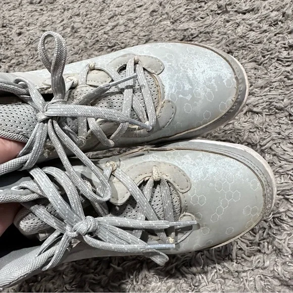 3/$15 Under Armour Harper 8 Low ST Baseball Cleats Light Gray Silver Shimmer - Picture 2 of 6